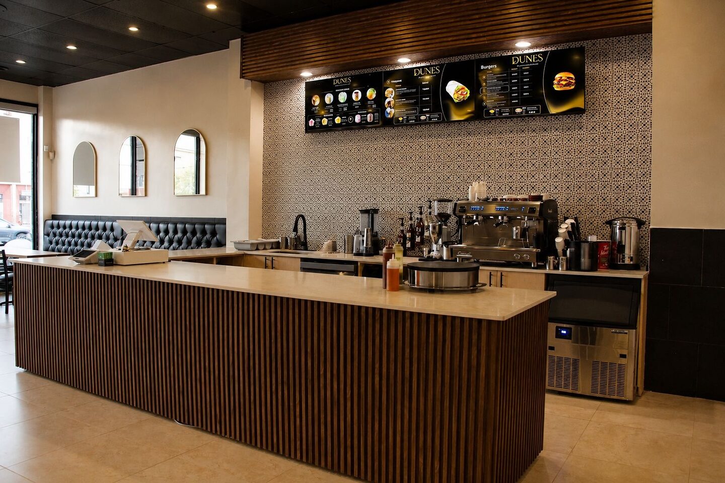 Le comptoir vu de l'entrée